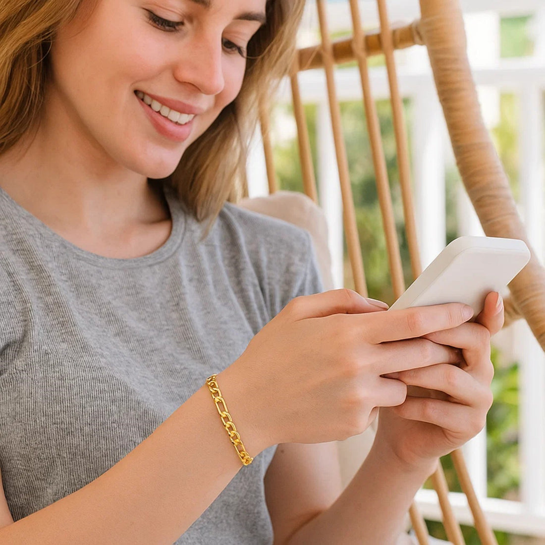 14k Yellow Gold Lite Figaro Bracelet (4.70 mm)