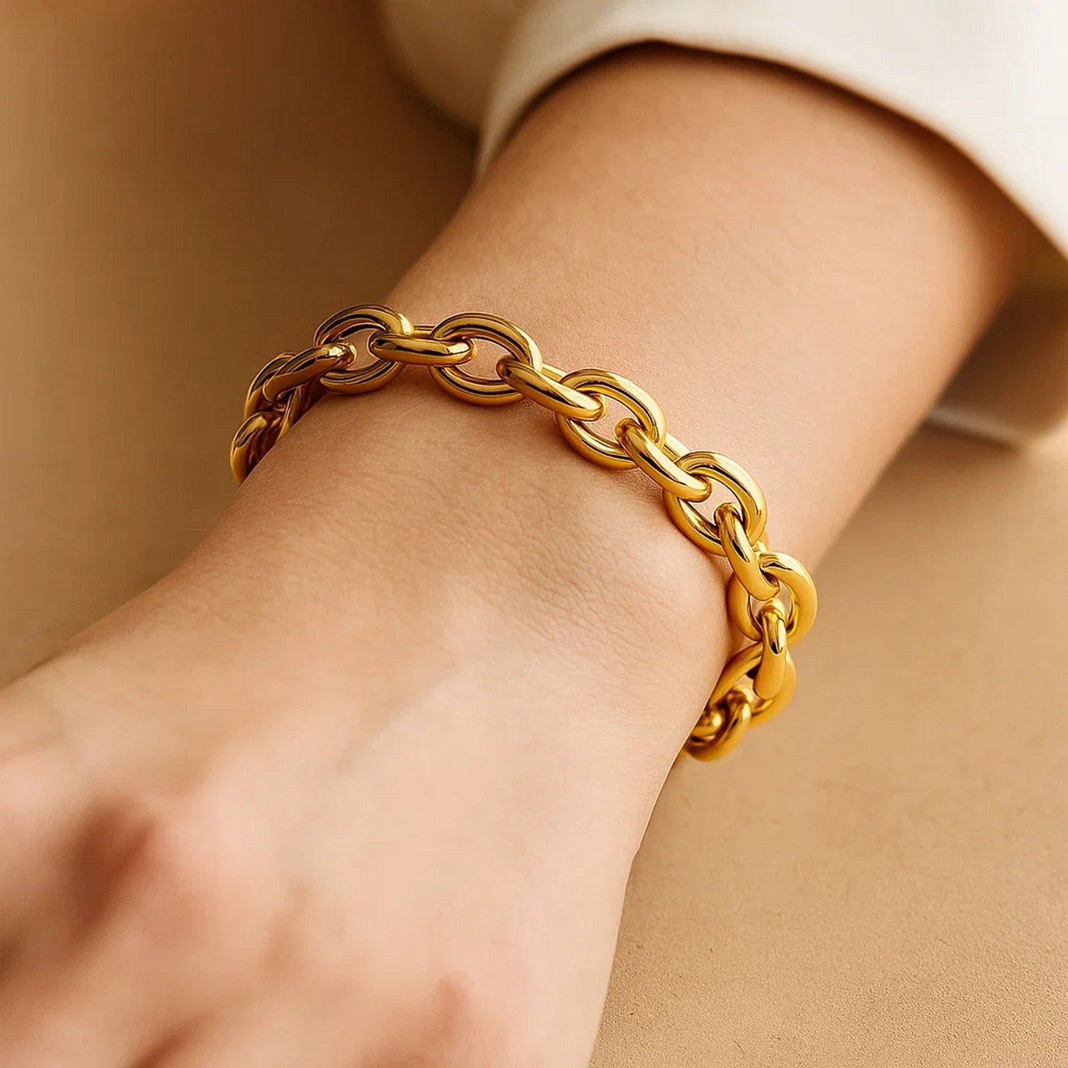 14k Yellow Gold Polished Cable Motif Bracelet (9.65 mm)
