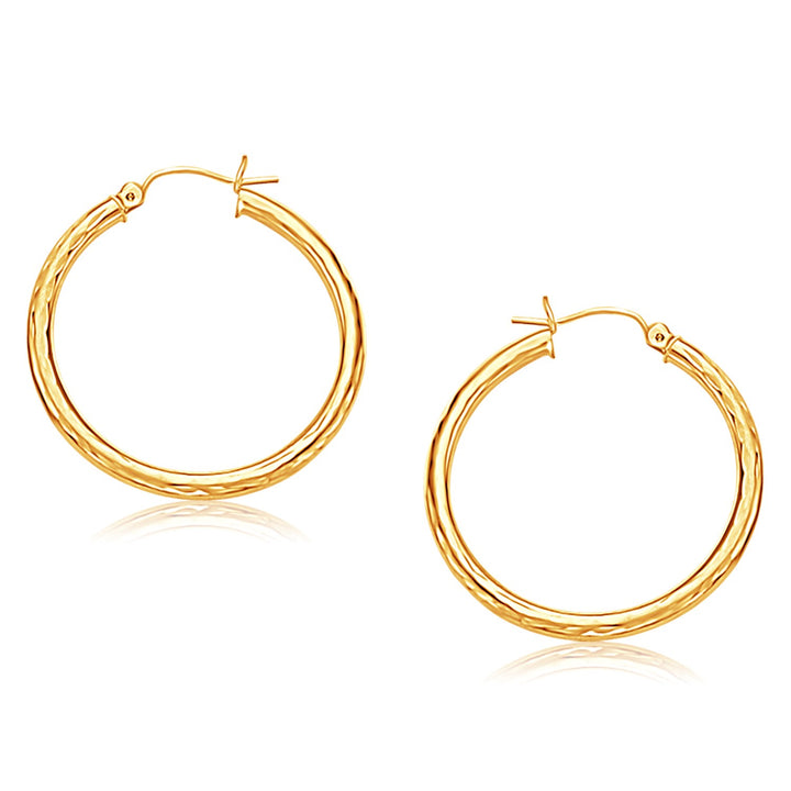 14k geelgouden oorbel met diamantgeslepen afwerking (3x30 mm)
