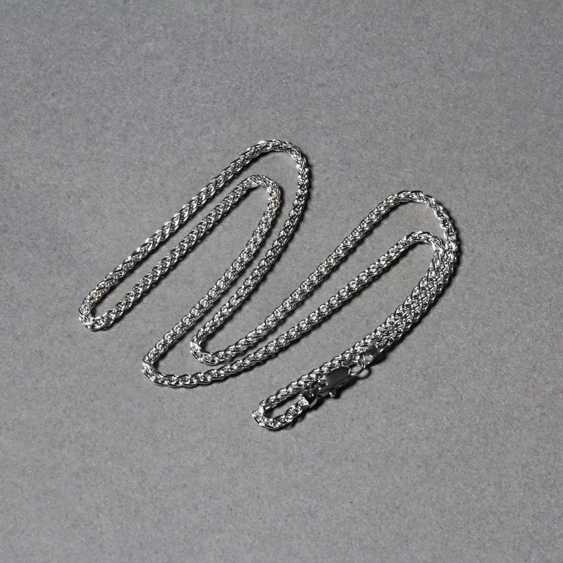 Chaîne en or blanc 14 carats à maille blé ronde (2,1 mm)