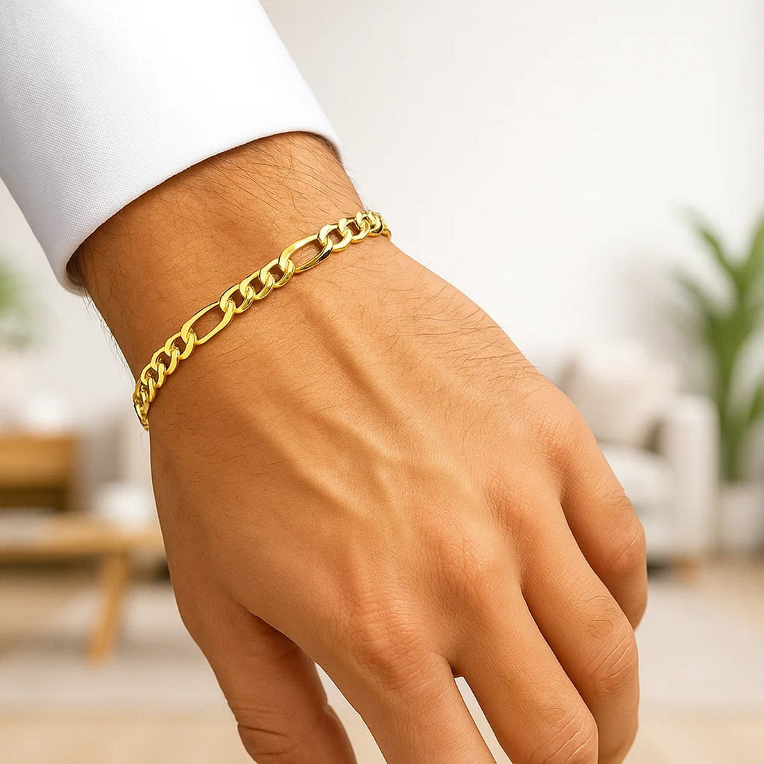 14k Yellow Gold Lite Figaro Bracelet (5.60 mm)