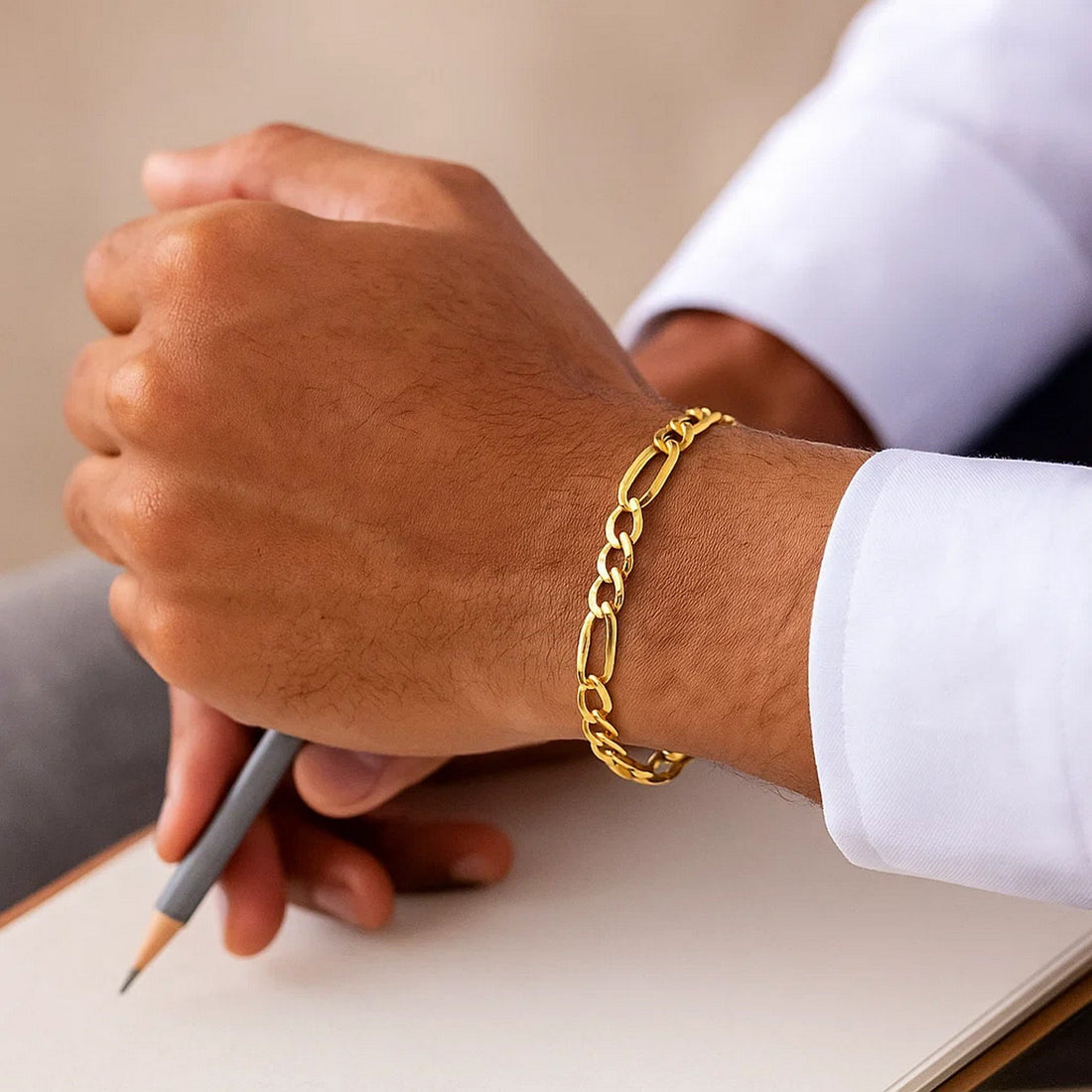 14k Yellow Gold Lite Figaro Bracelet (6.60 mm)