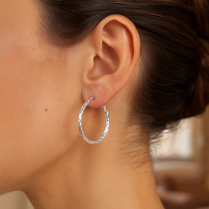 Boucles d'oreilles créoles en argent sterling, taille diamant, plaquées rhodium (2 x 26 mm)