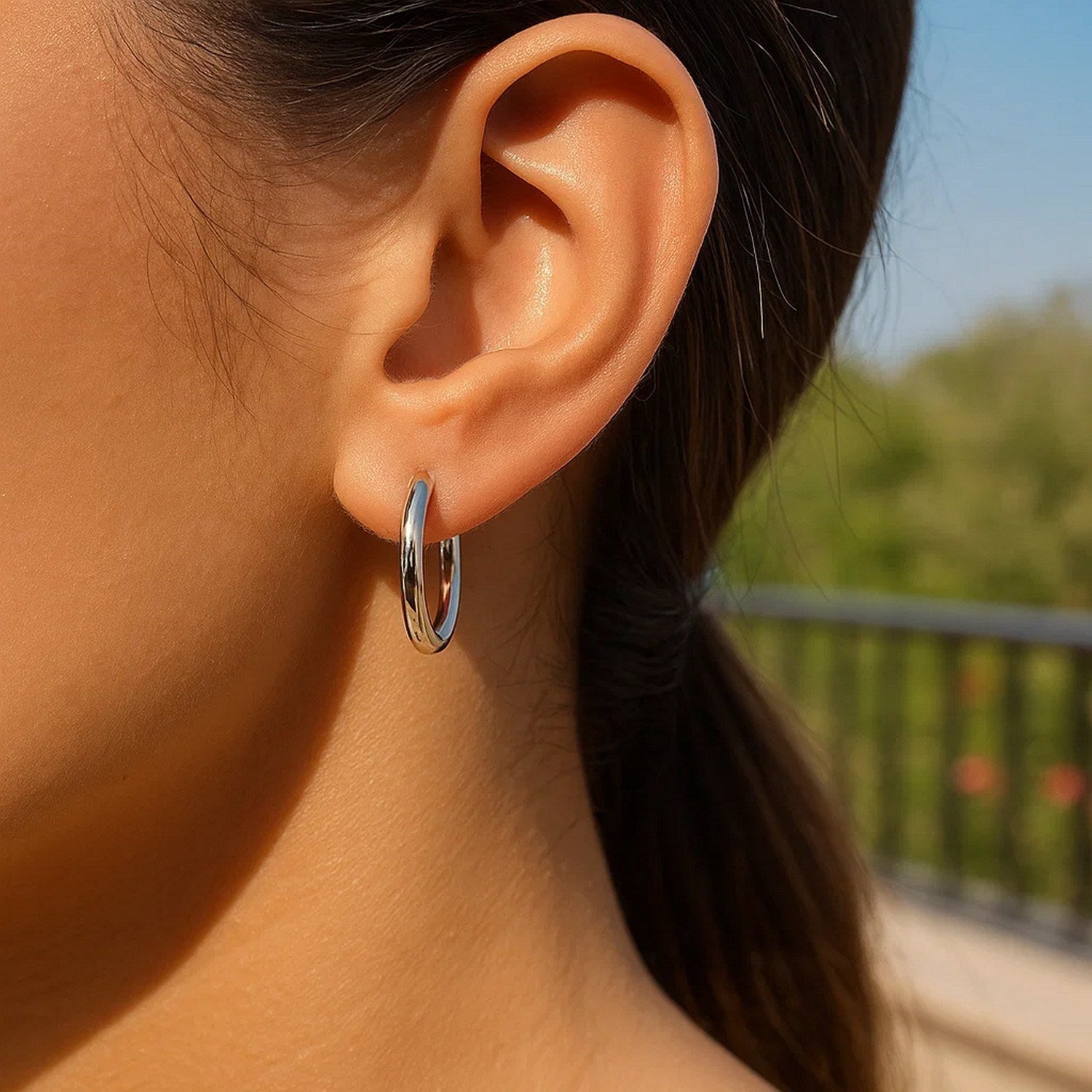 Sterling zilveren gepolijste oorringen met rhodiumlaag (3x15 mm)