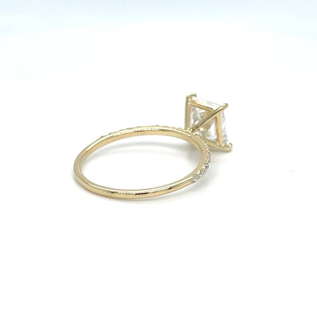 14 karaat geelgouden solitaire ring met 1,88 ct Princess Cut lab-grown diamant – IGI gecertificeerd