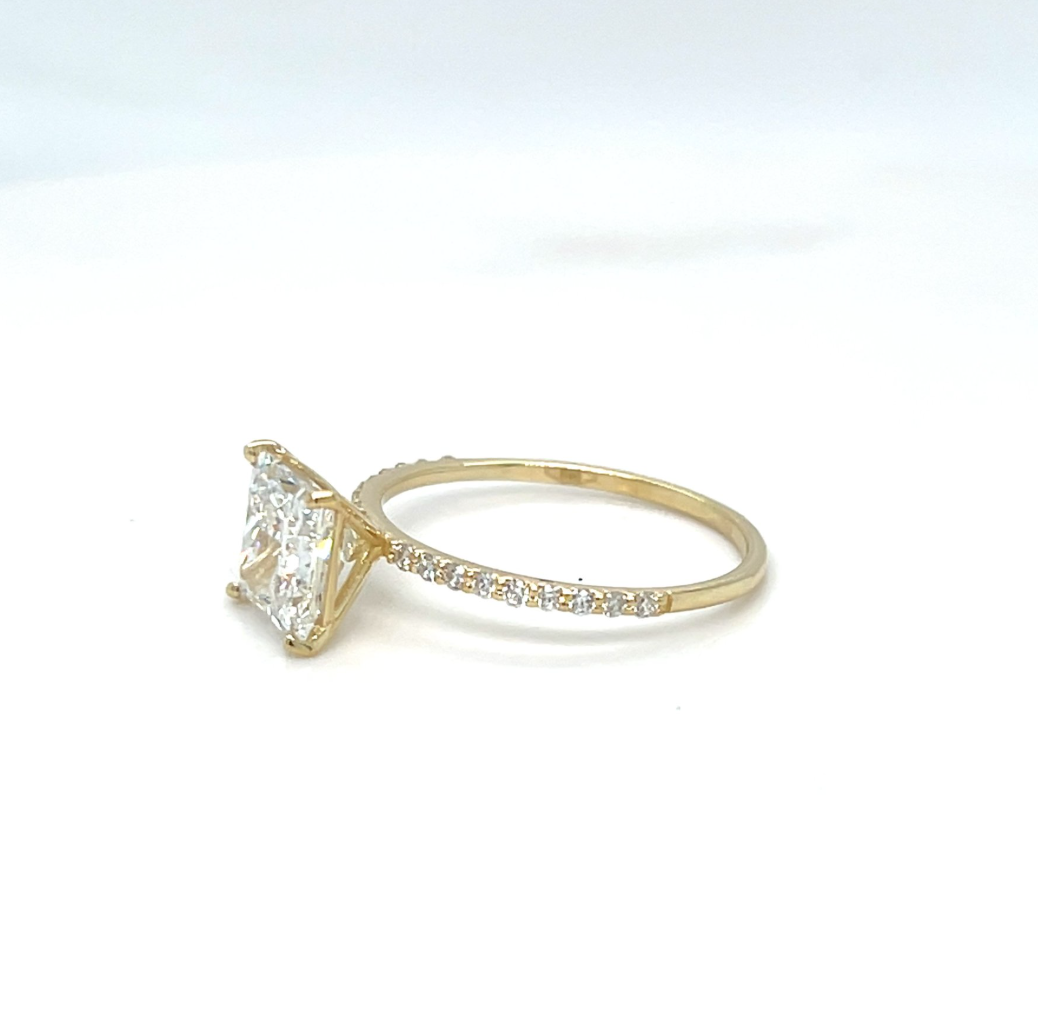 14 karaat geelgouden solitaire ring met 1,88 ct Princess Cut lab-grown diamant – IGI gecertificeerd
